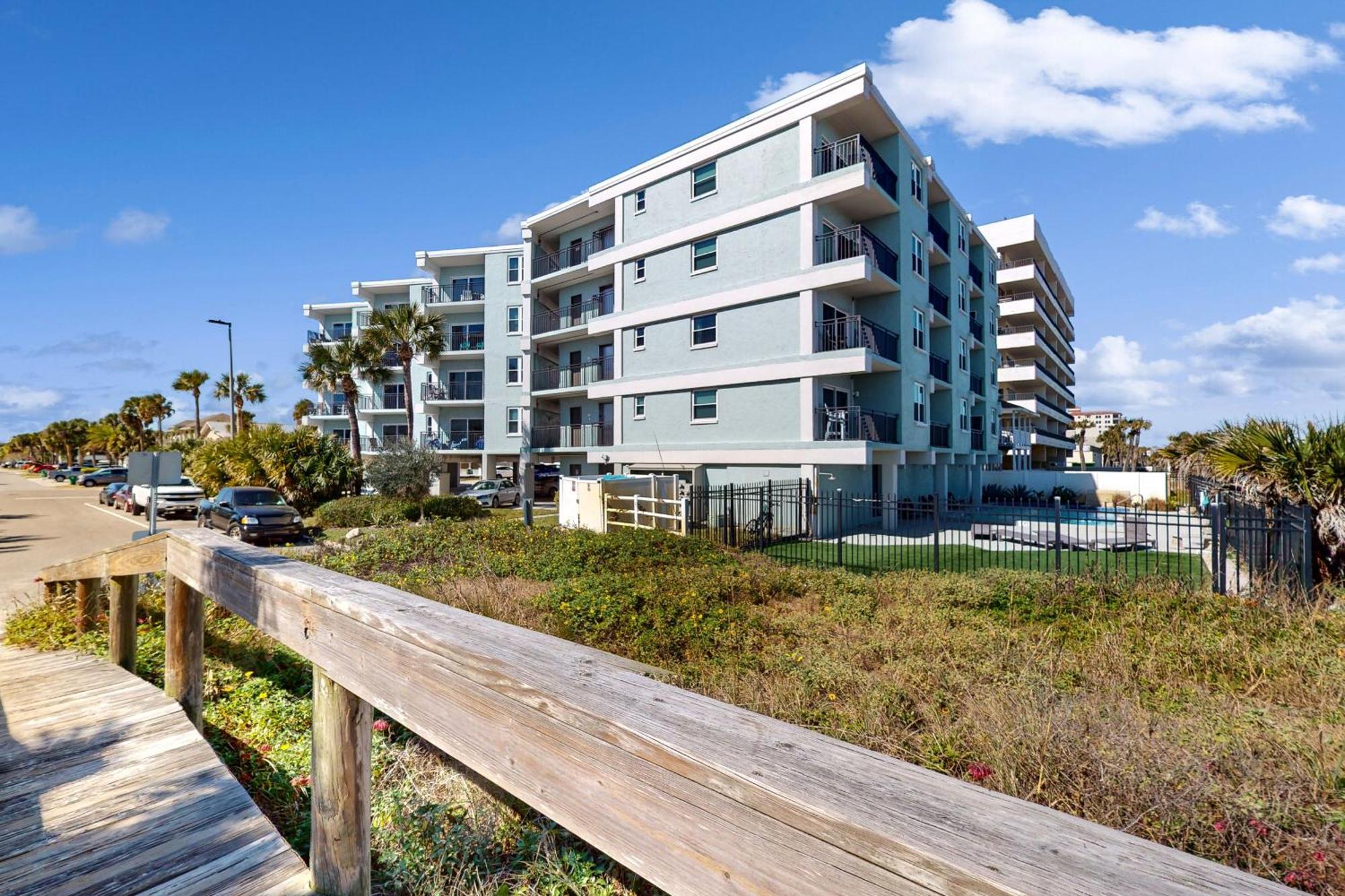 Jax Beach Oceanfront Getaway Jacksonville Beach Room photo